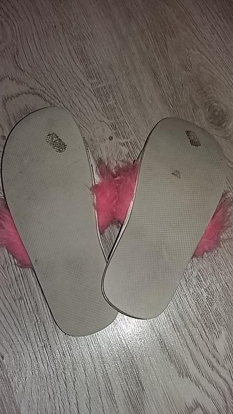 Papucky/slapky kozene s ruzovou kozusinou, 35