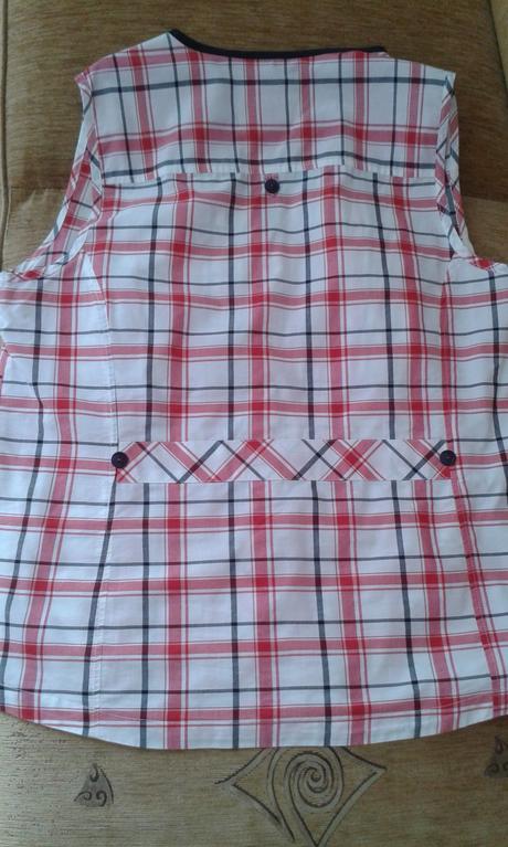 Dámska blúzka bez rukávov, 48