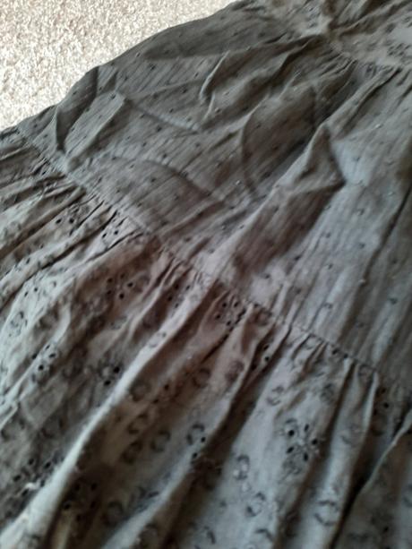 Cierne madeirove saty, f&f,152