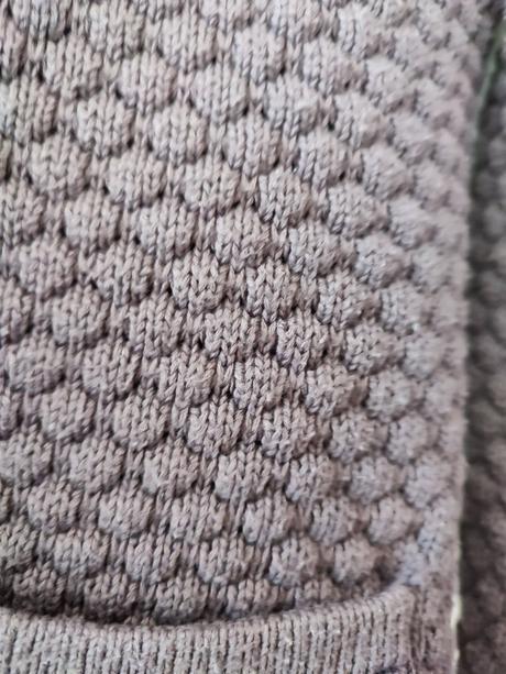 Dámske blúzky , tričká,svetriky rôzne veľkosti.., 