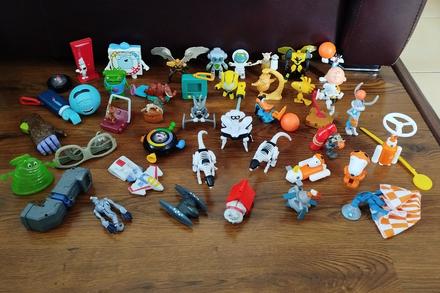 Hračky mc donald's,