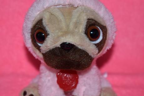 Psík mops od značky keel toys,