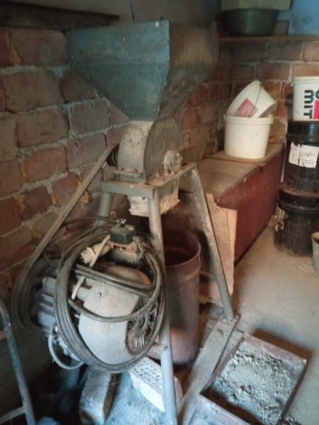 Šrotovník s motorom, 