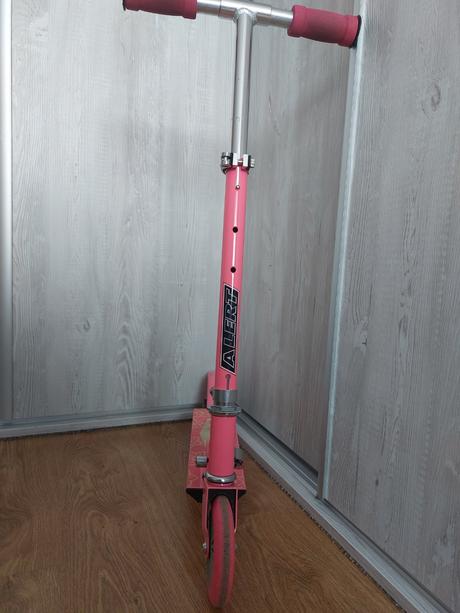 Skladacia kolobežka alert, 