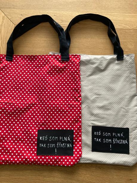 Taška s nápisom, 