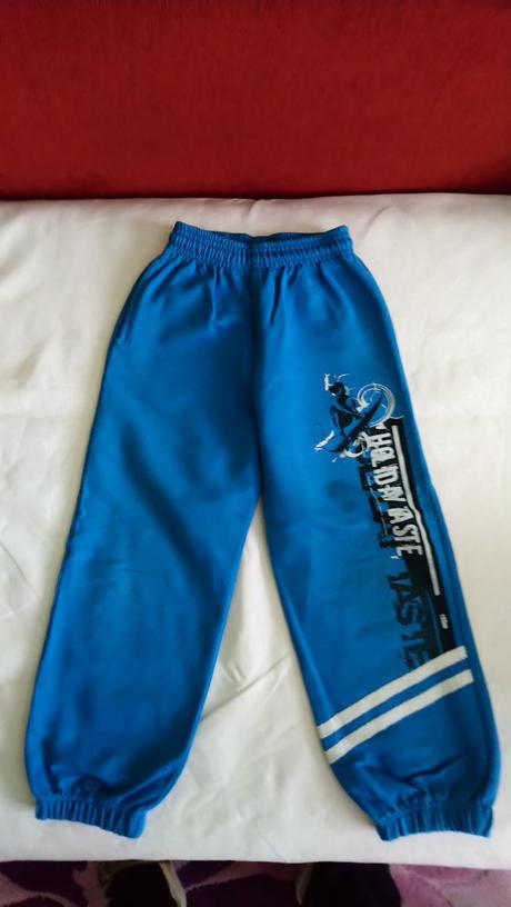 Balík chlapčenských vecí 122-128, 122–134