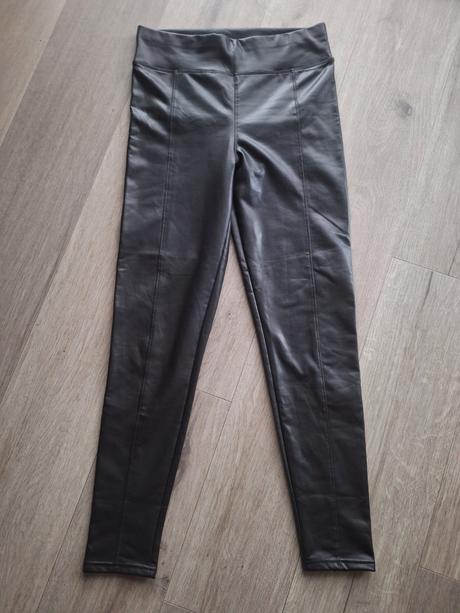 Koženkové nohavice, 38