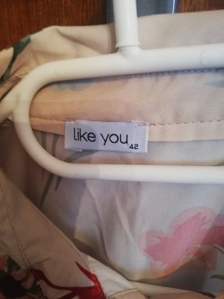 Bluzka s kvetinkami, 42