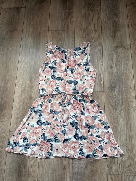 Kvietkované šaty, esmara,38