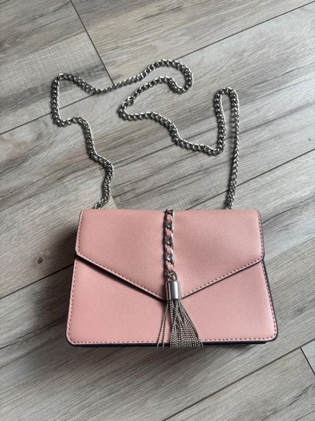 Pudrovo ružová kabelka, ccc