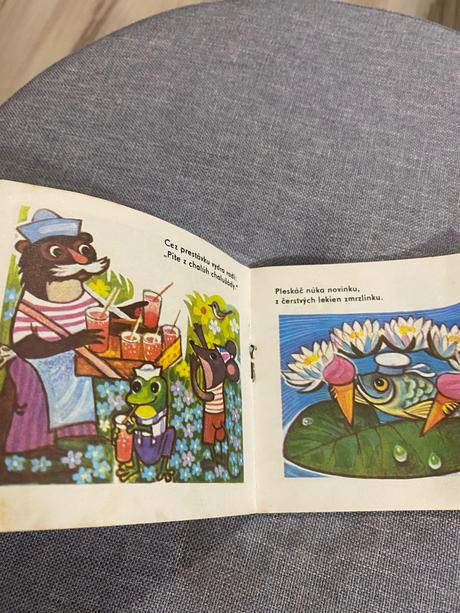 Stará retro miniknižka skokanské preteky,