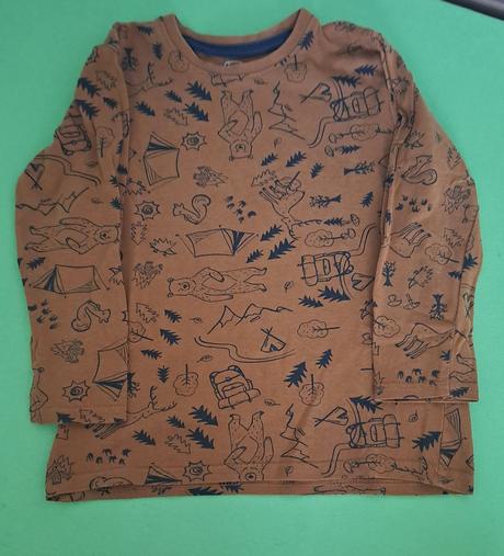 Tričko s mackami. medveď v lese, 110