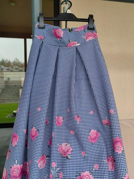 Dámska slávnostná ackova dlhá / midi sukňa xs, xs