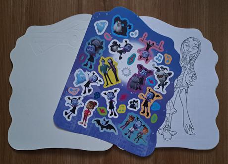 Knižka disney junior "vampirina" s aktivitami, 