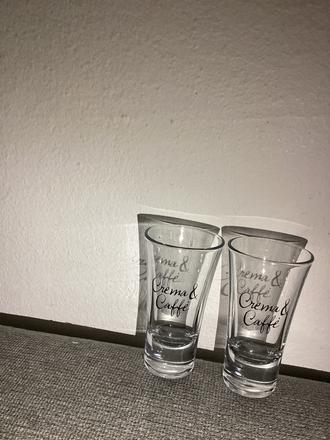 Dvaja kamoškovia k vášmu likéru, 