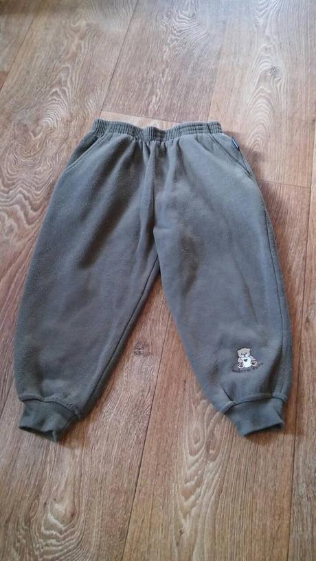 Hrubšie tepláky, 98