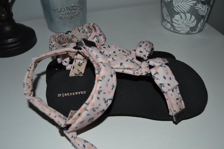 Sandále s kvetinovým motívom, veľkosť 37, reserved,37