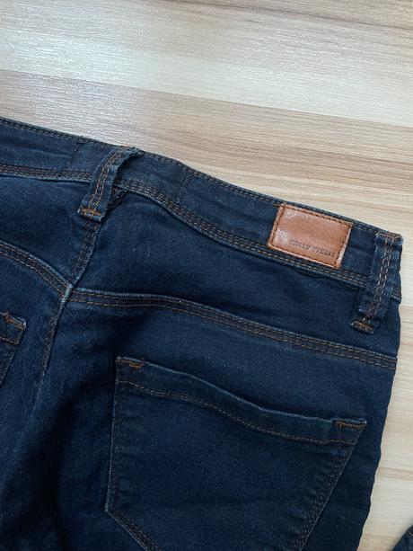 Tmavomodré rifle, tally weijl,32