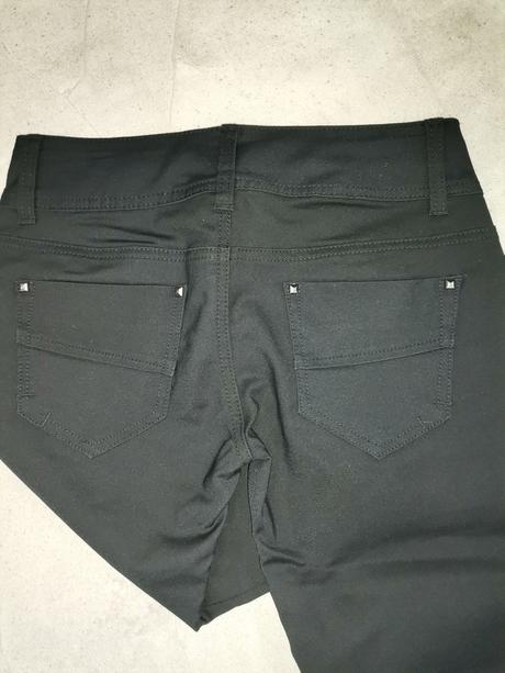 Čierne nohavice, 28