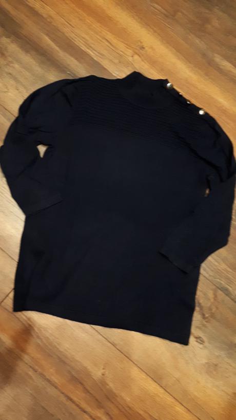 Sveter holy & white vel 36-38-40, m