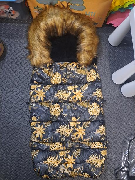 Fusak, rukavnik a kozusinka na kociar,