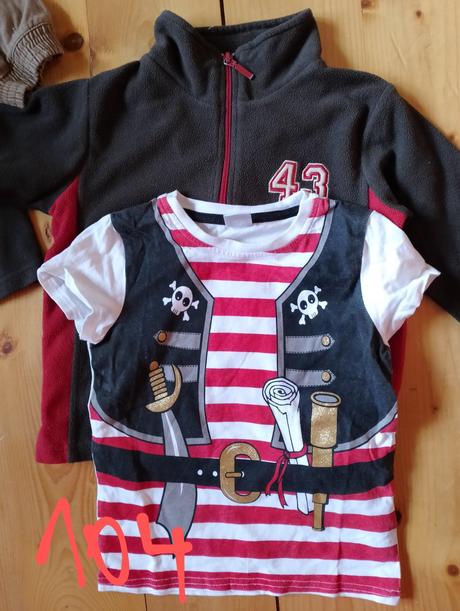 Tričká a mikiny, 104–116