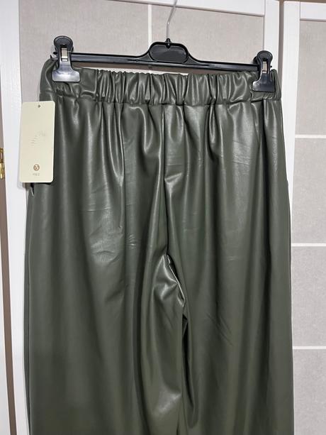Zelené koženkové nohavice, l / m