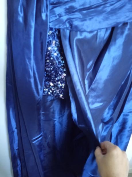 Krasne spolocenske saty, m