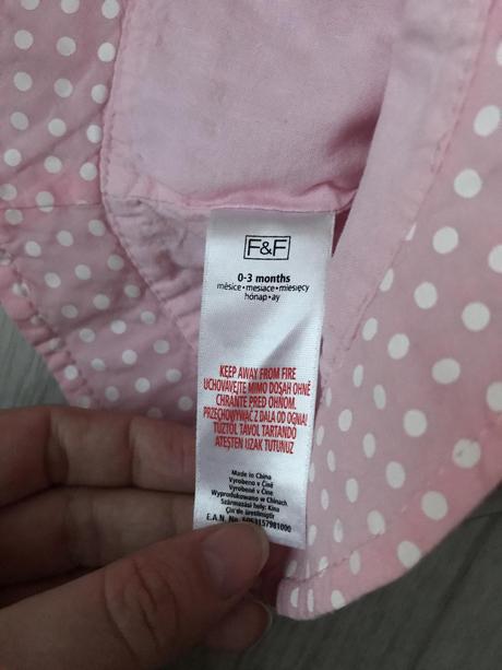 Ruzovy bodkovany klobucik, f&f,62