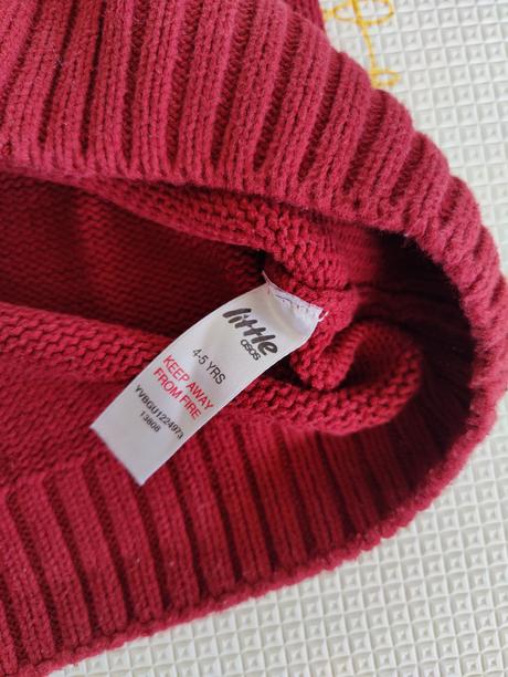 Hrubší rolák/pulóver veľ. 110, 110