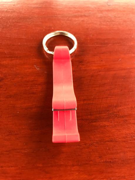 Otvárač na fľaše s krúžkom na kľúče, 
