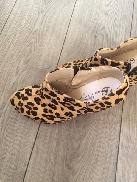 Kotnikove čižmy, baťa,40