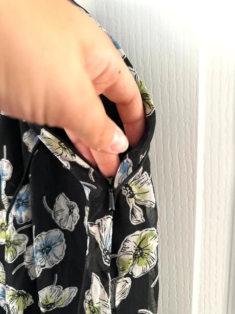 Vzdušná hodvábna kvetovaná sukňa nine west, s