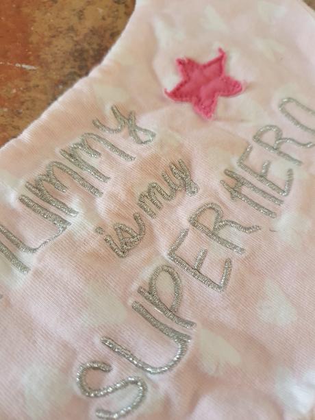 Nákrčník ružový, baby