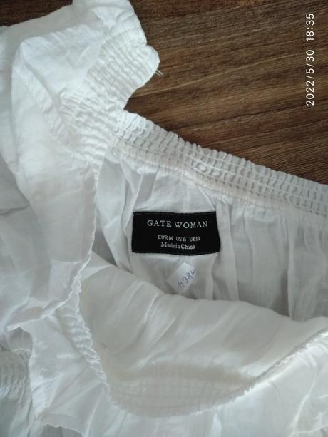 Romanticky top, gate,m