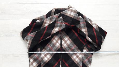 Krásny károvaný kabát, 40