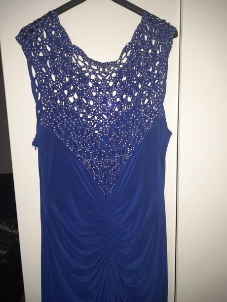 Spoločenské šaty, 40