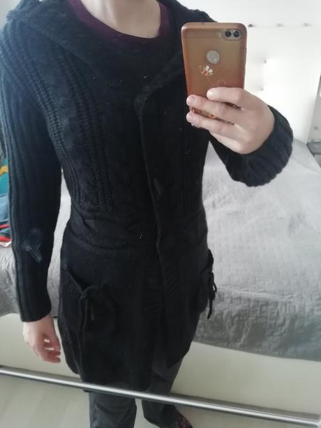 Predám dlhý pletený sveter, s