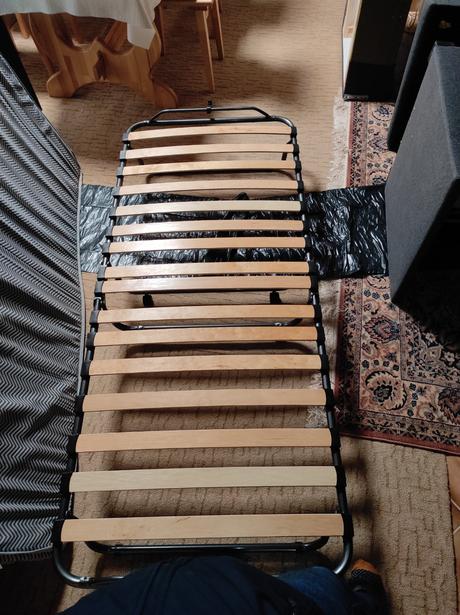 Rozkladacia posteľ/pristelok pre hostí, 