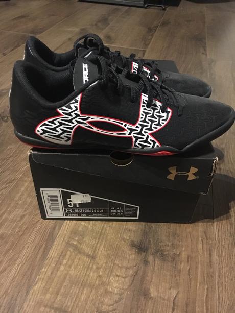 Halovky under armour, 37