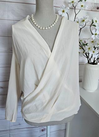 Pekná lahulinká blúzka, s