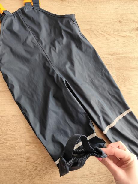 Nohavice do dažďa, lupilu,98