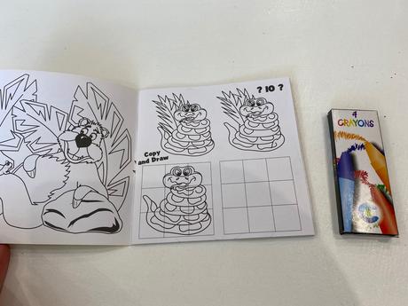 Voskovky s knižkou,