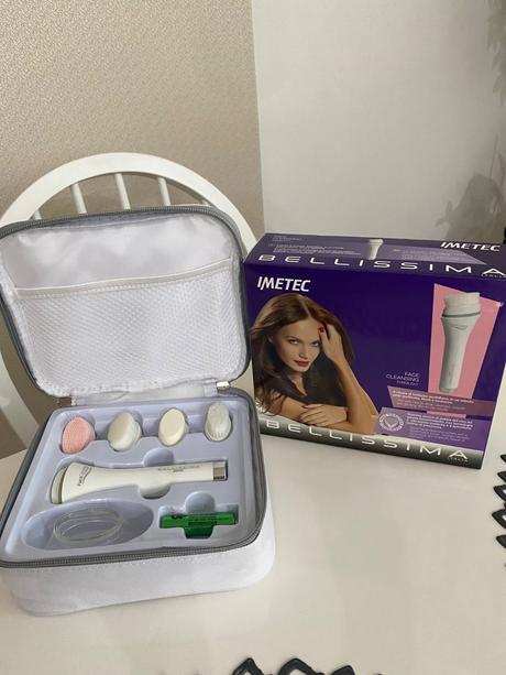 Čistiaci a masážny prístroj na tvár, 