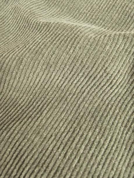 Mencestrove nohavice na traky, 86