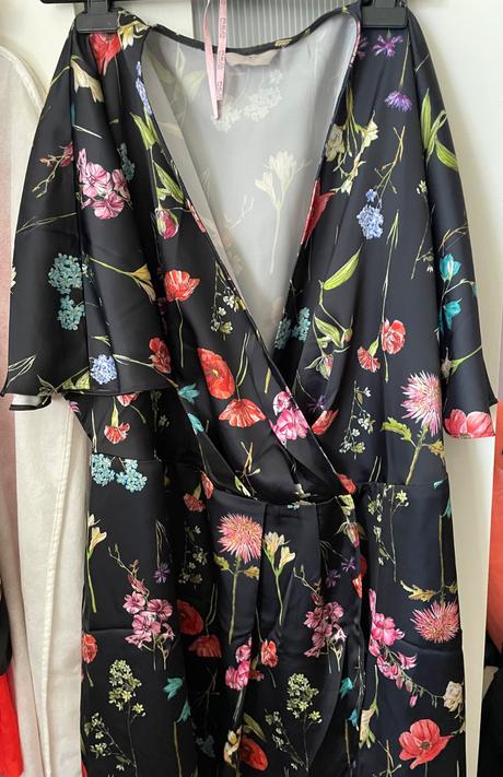 H&m letné kvetinové čierne minišaty, h&m,l