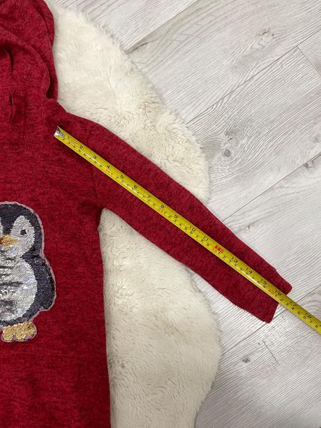 Mikinka s tučniakom, 110