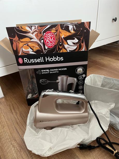 Mixér ručný russell hobbs,