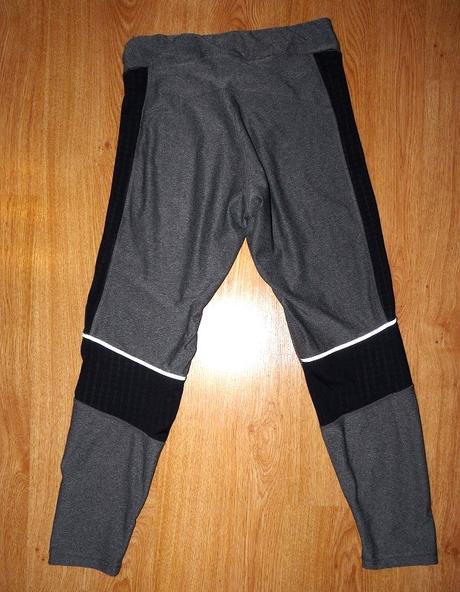 Športové legíny, 36