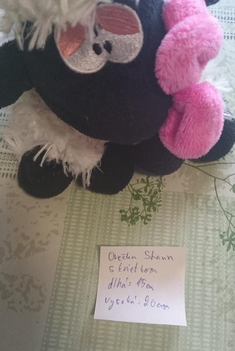 Plyšová ovečka shaun s kvietkom, 20 cm,